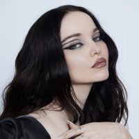Cantante Dove Cameron